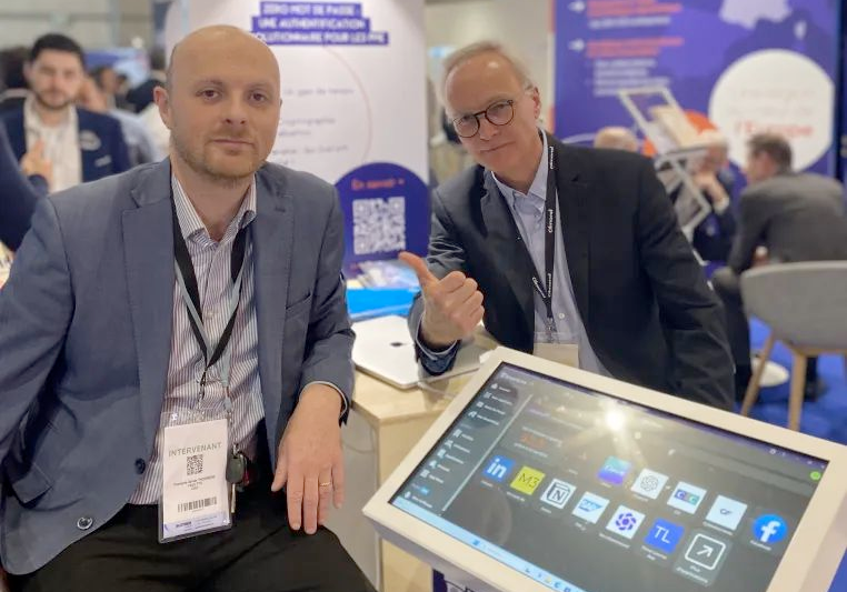 François-Xavier Thoorens (left) and Jean Williamson of Vaultys at the Forum INCYBER in Lille.