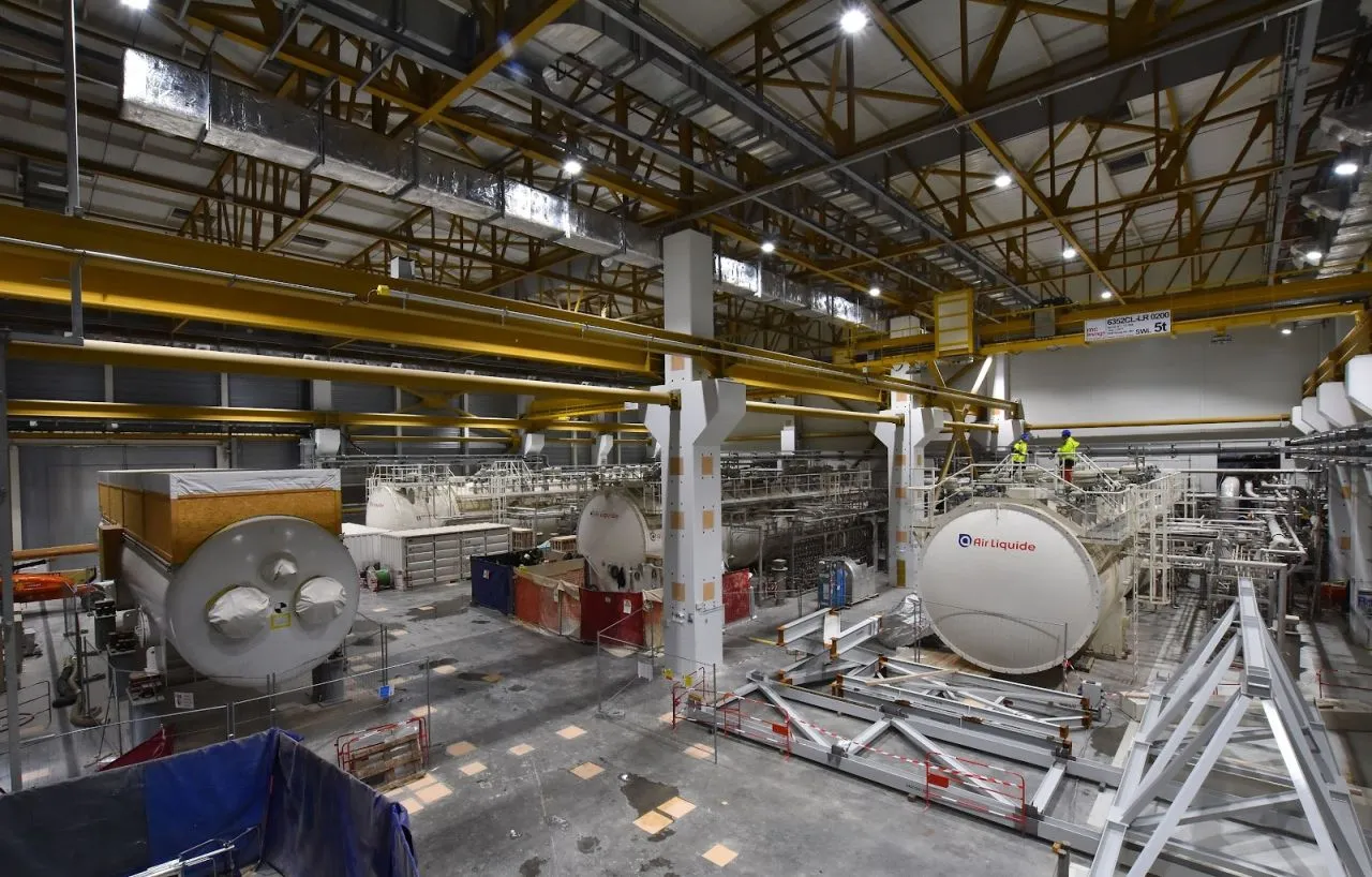 🇫🇷 French Tech Wire: Helium Crisis Bursts Europe's Fragile Sovereignty Balloon 🎈