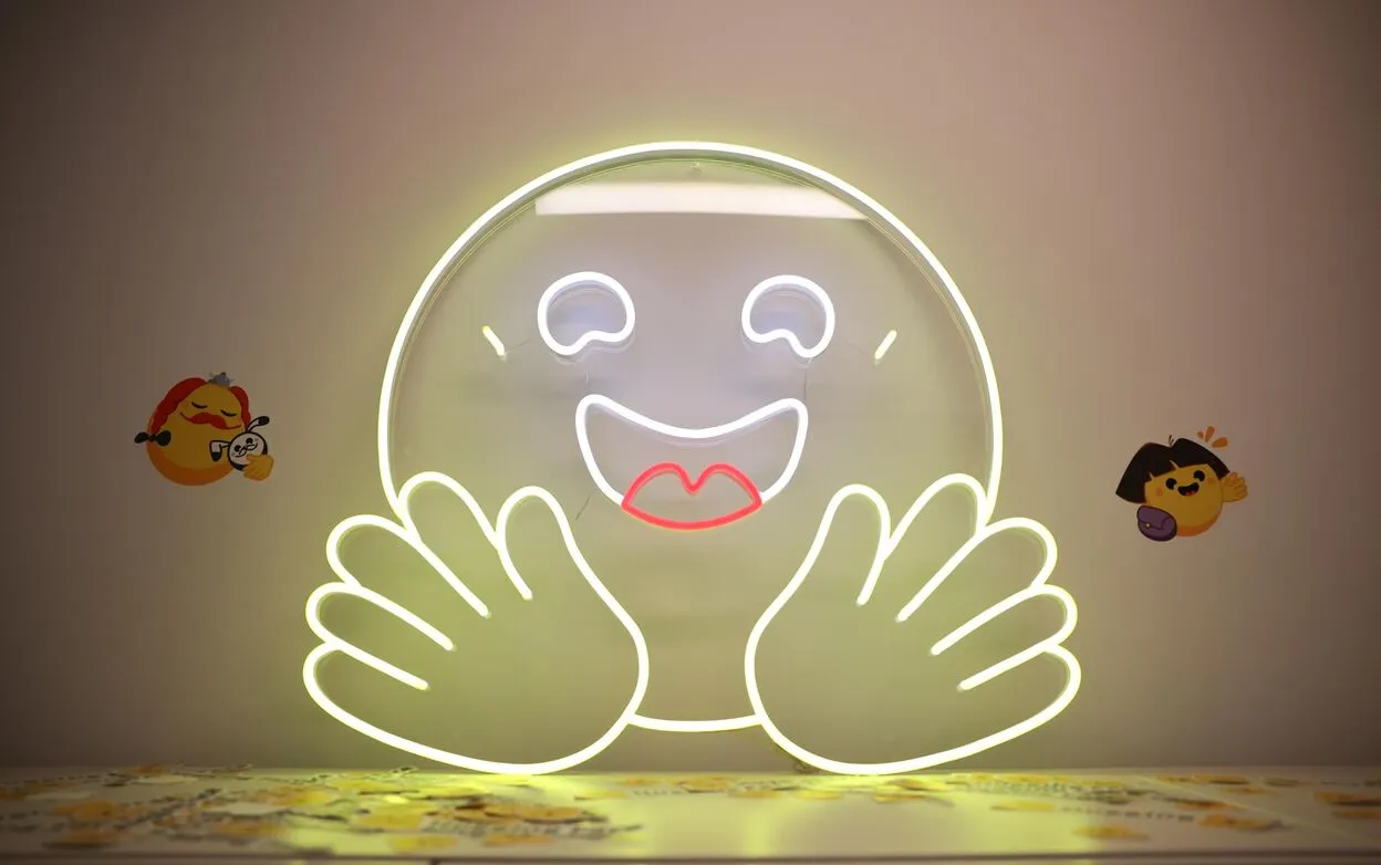 🇫🇷 French Tech Wire: Should We Give AF Whether Hugging Face Is A 'French' Startup?